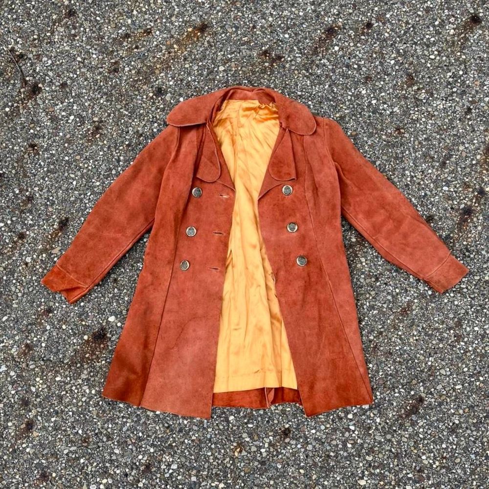 VINTAGE WOMENS SUEDE COAT